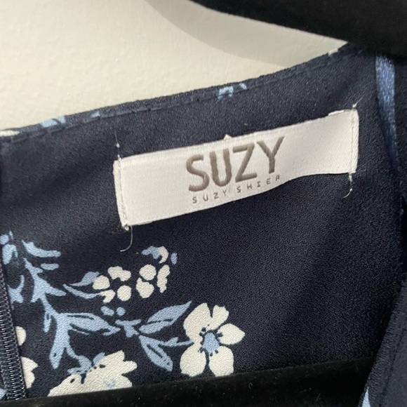 Small dress - Picture 3 of 5